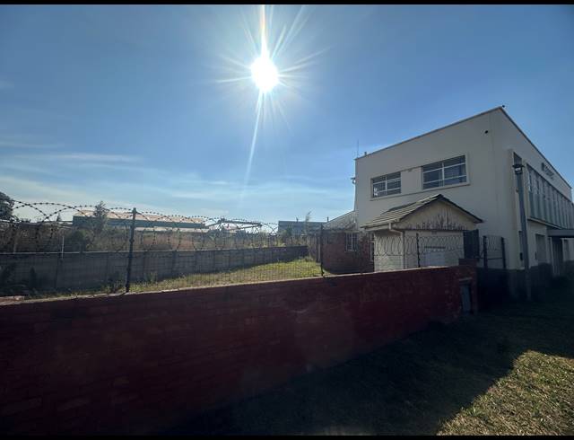 655M² WAREHOUSE FOR SALE IN DRIEHOEK